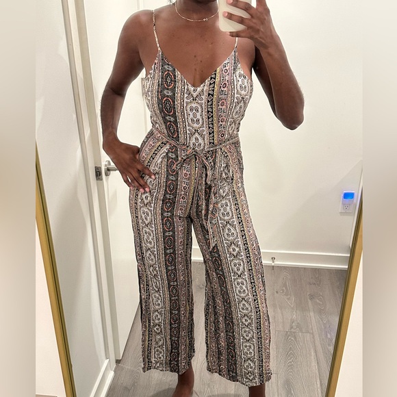 Printed Geometric Jumpsuit with Wide Leg Silhouette - Picture 1 of 4